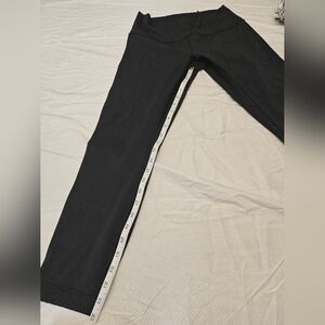 Lululemon Black Wunder Under- EUC - 10